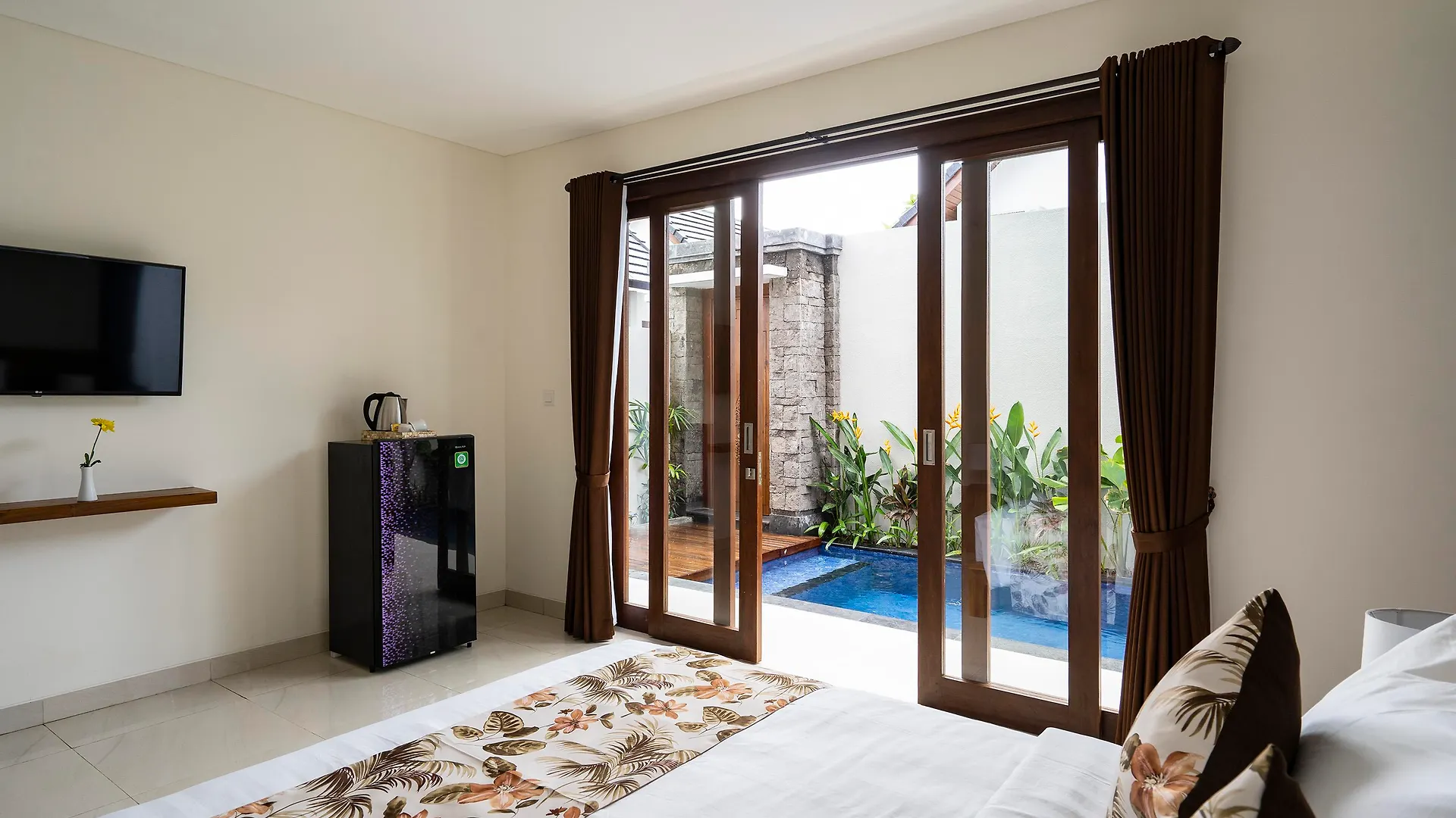 The Calna Villa Bali Kuta Lombok Hotel